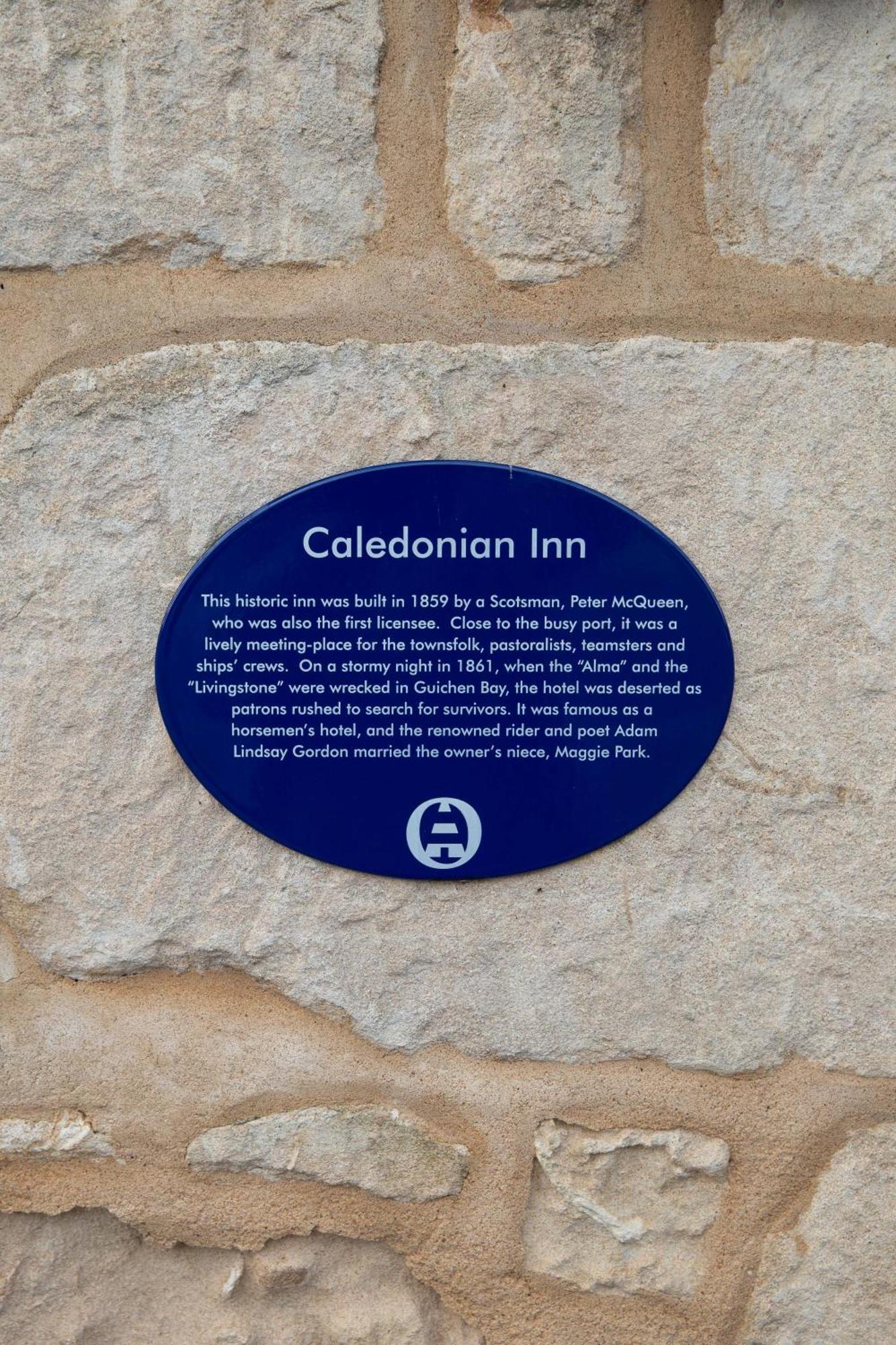 Caledonian Inn Robe Exterior foto