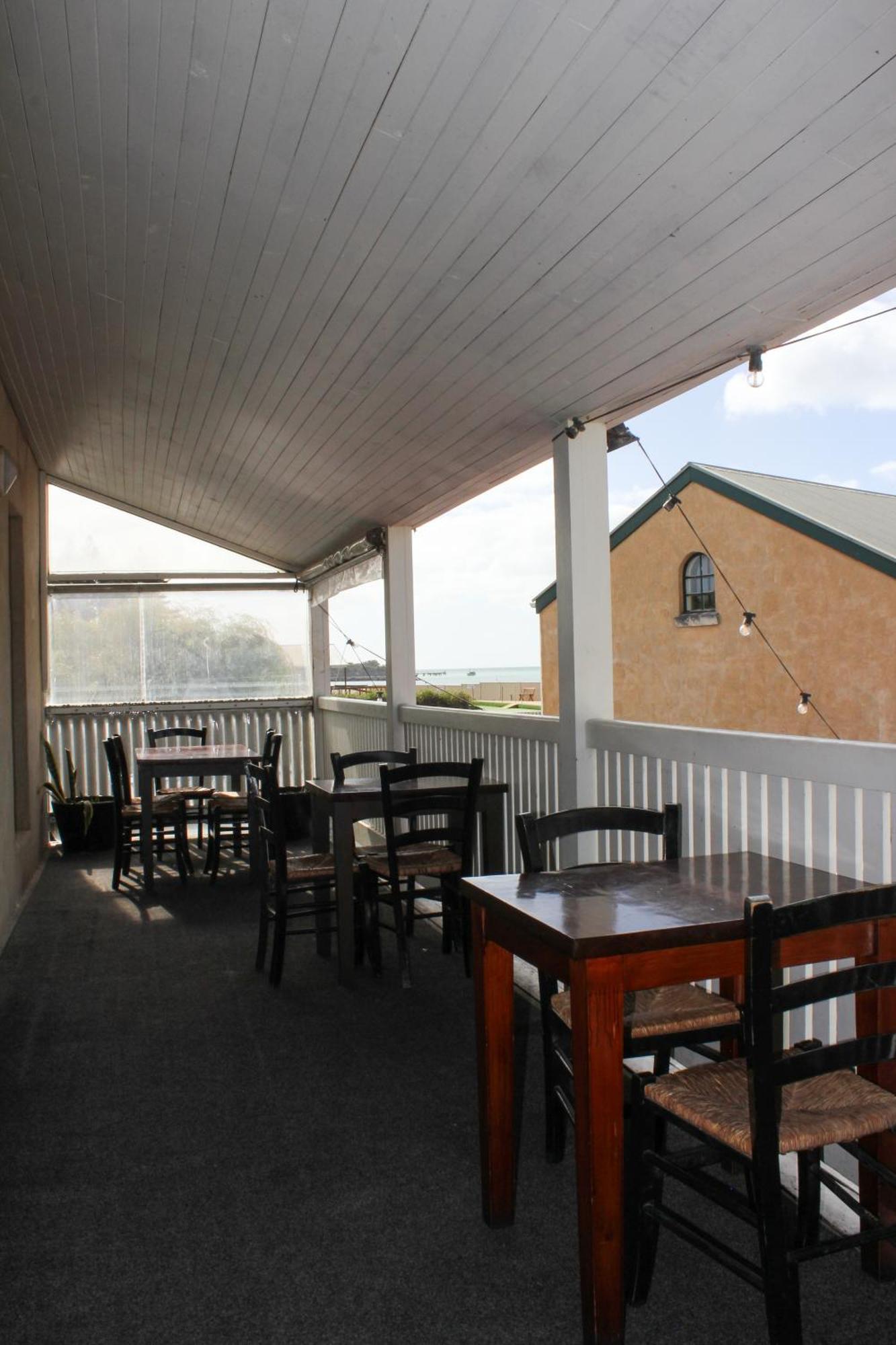 Caledonian Inn Robe Exterior foto
